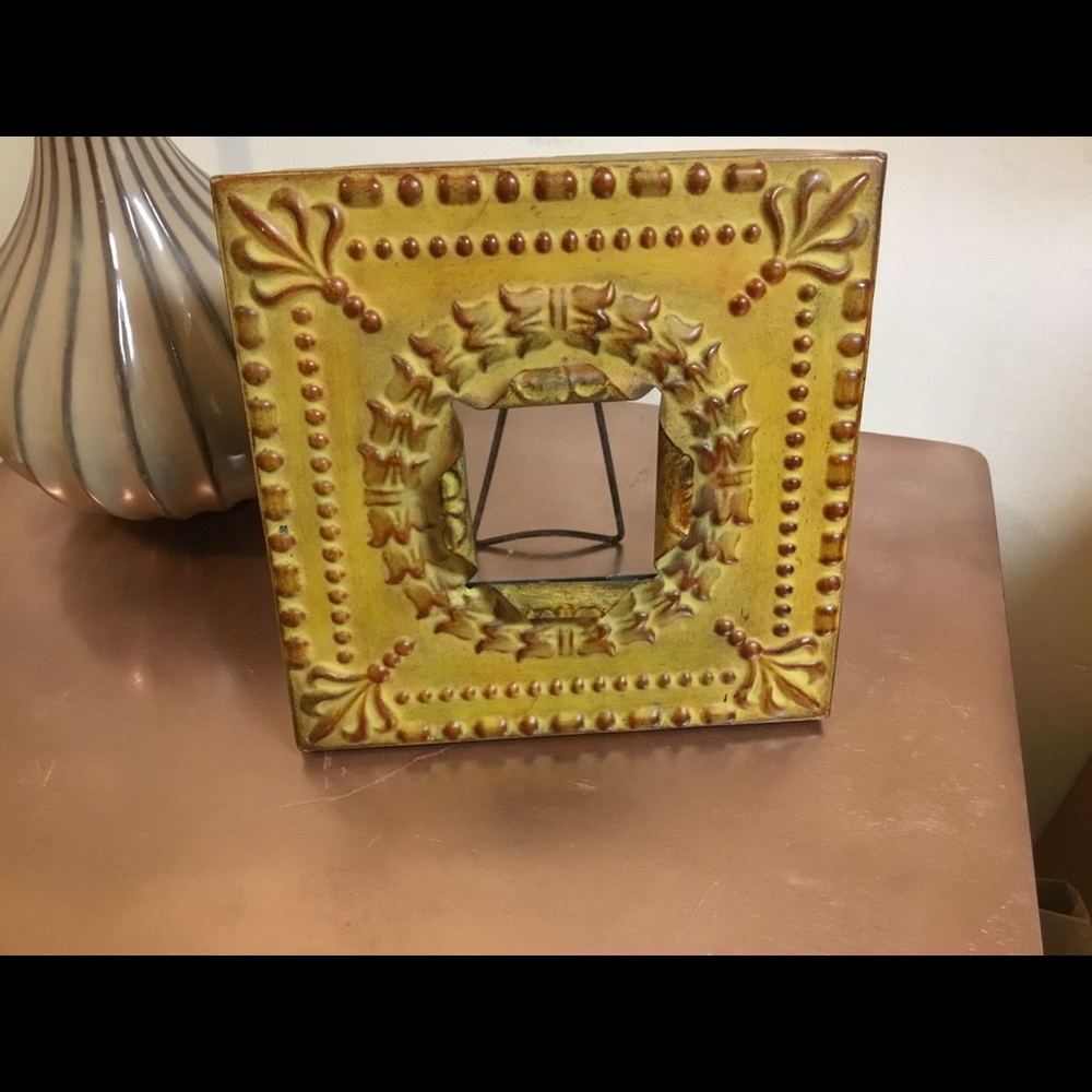 Decorative metal picture frame
